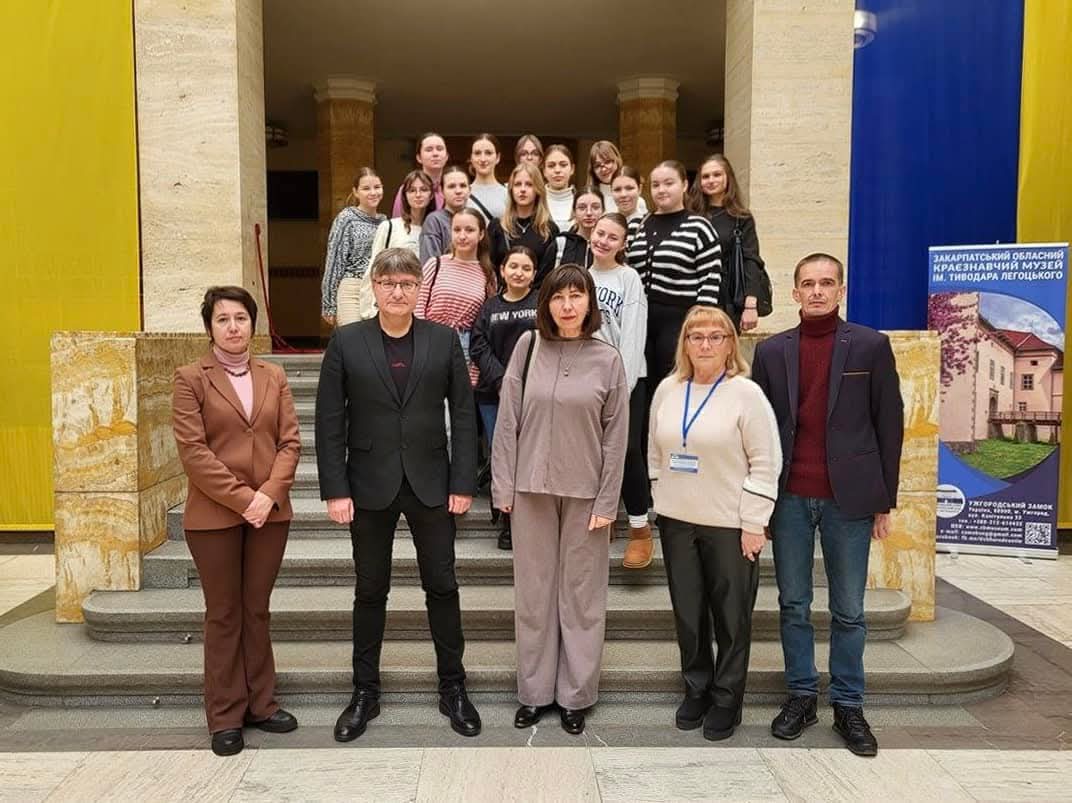 Тематичні виставки в атріумі головної адмінбудівлі Закарпаття